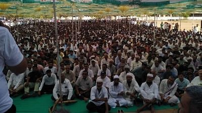 <div class="paragraphs"><p>Thousands of farmers are demanding to fill Karmavat lake and Mukteshwar dam with Narmada water.</p></div>
