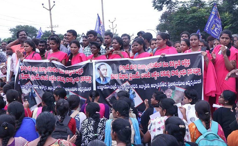 <div class="paragraphs"><p>Protest against Pranay's murder led by anti-caste groups.</p></div>