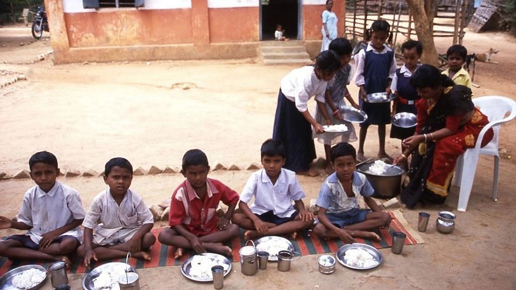 <div class="paragraphs"><p>Children eating their mid-day meal at a school in Gadchiroli, Maharashtra. </p></div>
