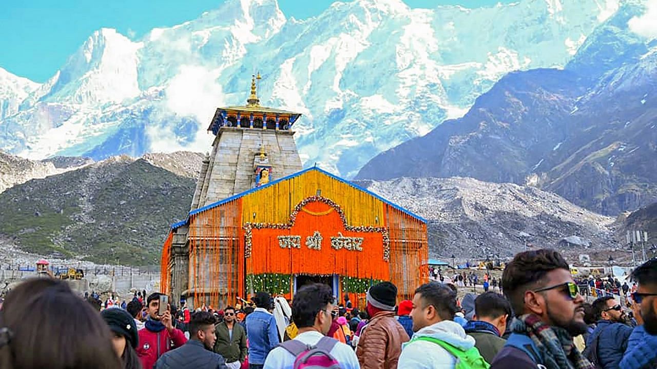 <div class="paragraphs"><p>The Uttarakhand government, on Monday, 23 May, announced the halting of the <a href="https://www.thequint.com/news/india/pm-modi-kedarnath-infra-projects-shri-adi-shankaracharya-samadhi">Kedarnath Yatra</a> amid heavy rains in the state, where an orange alert was also issued. Several places in Uttarakhand experienced thunderstorms on Monday.</p></div>