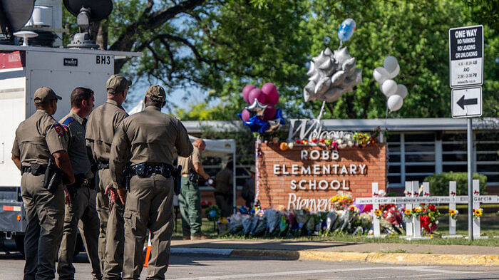 As per the latest timeline of events, the shooter had 70 minutes since the first 911 call to run riot in the school.