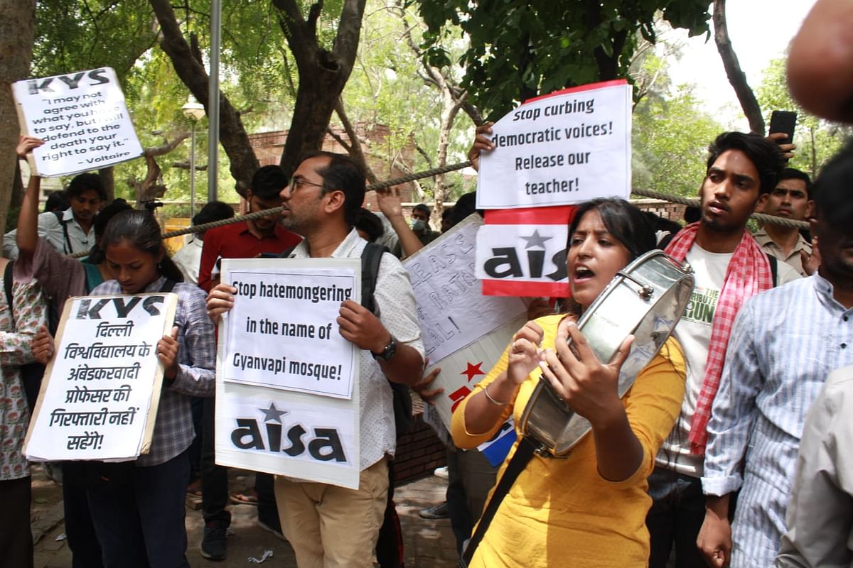 <div class="paragraphs"><p>Students protest outside Arts Faculty.</p></div>