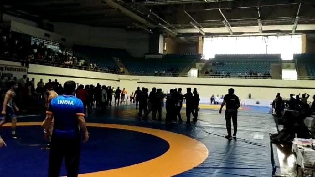 <div class="paragraphs"><p>Wrestler Satender punches referee at Commonwealth Games trials.</p></div>