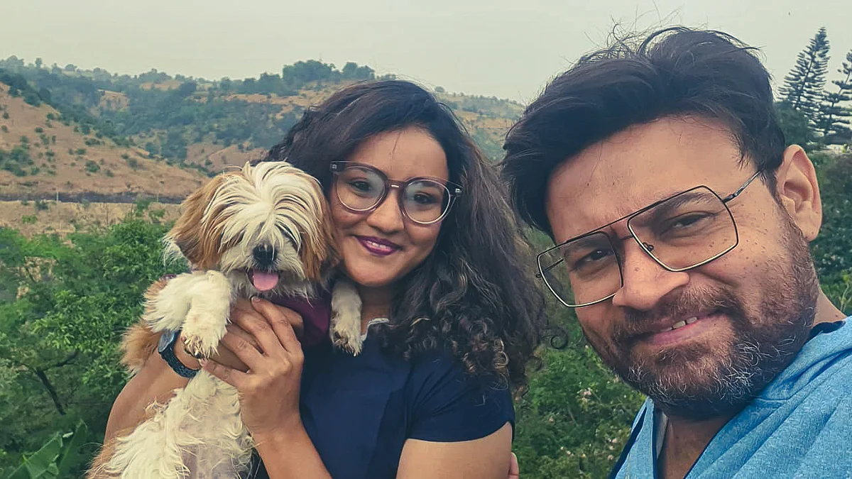 Meet Sanjana & Vinod, Who Connected Online But Sealed The Deal in a Mumbai Bar