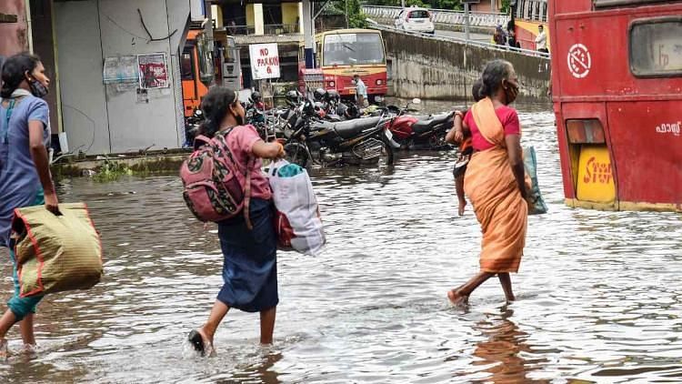 <div class="paragraphs"><p>The India Meteorological Department (IMD) has predicted very heavy to extremely heavy rainfall over parts of Karnataka, Tamil Nadu and Kerala over the next five days.</p><p>Image used for representation only.</p></div>