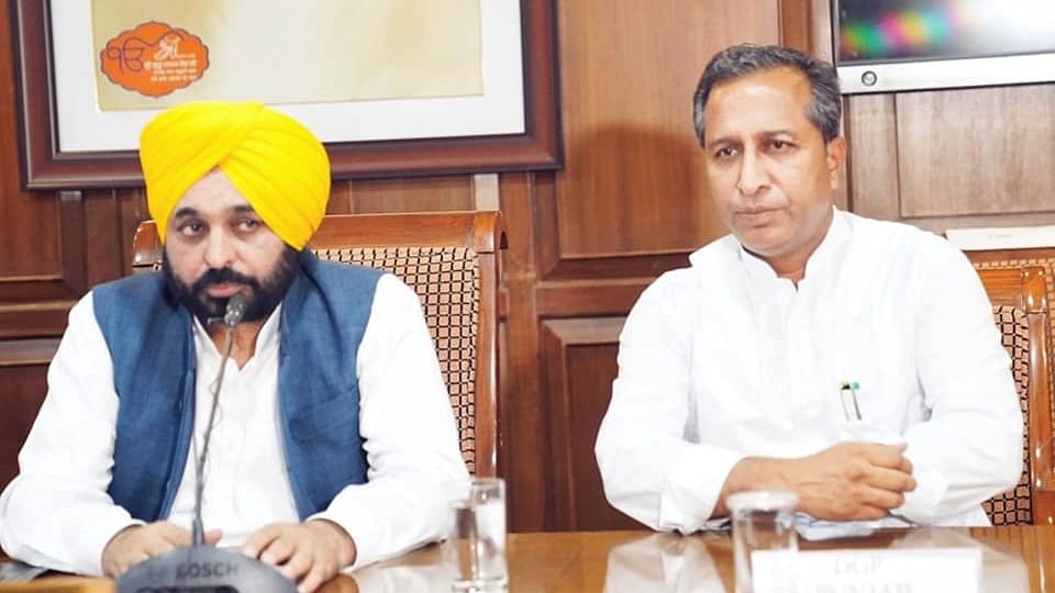 <div class="paragraphs"><p>Soon after being sacked, former Punjab Health Minister Vijay Singla was arrested on corruption charges on Tuesday, 24 May, reported news agency PTI.</p></div>