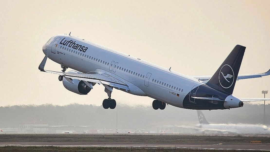 German Carrier Lufthansa Cancels Hundreds of Flights Over Staff Shortage