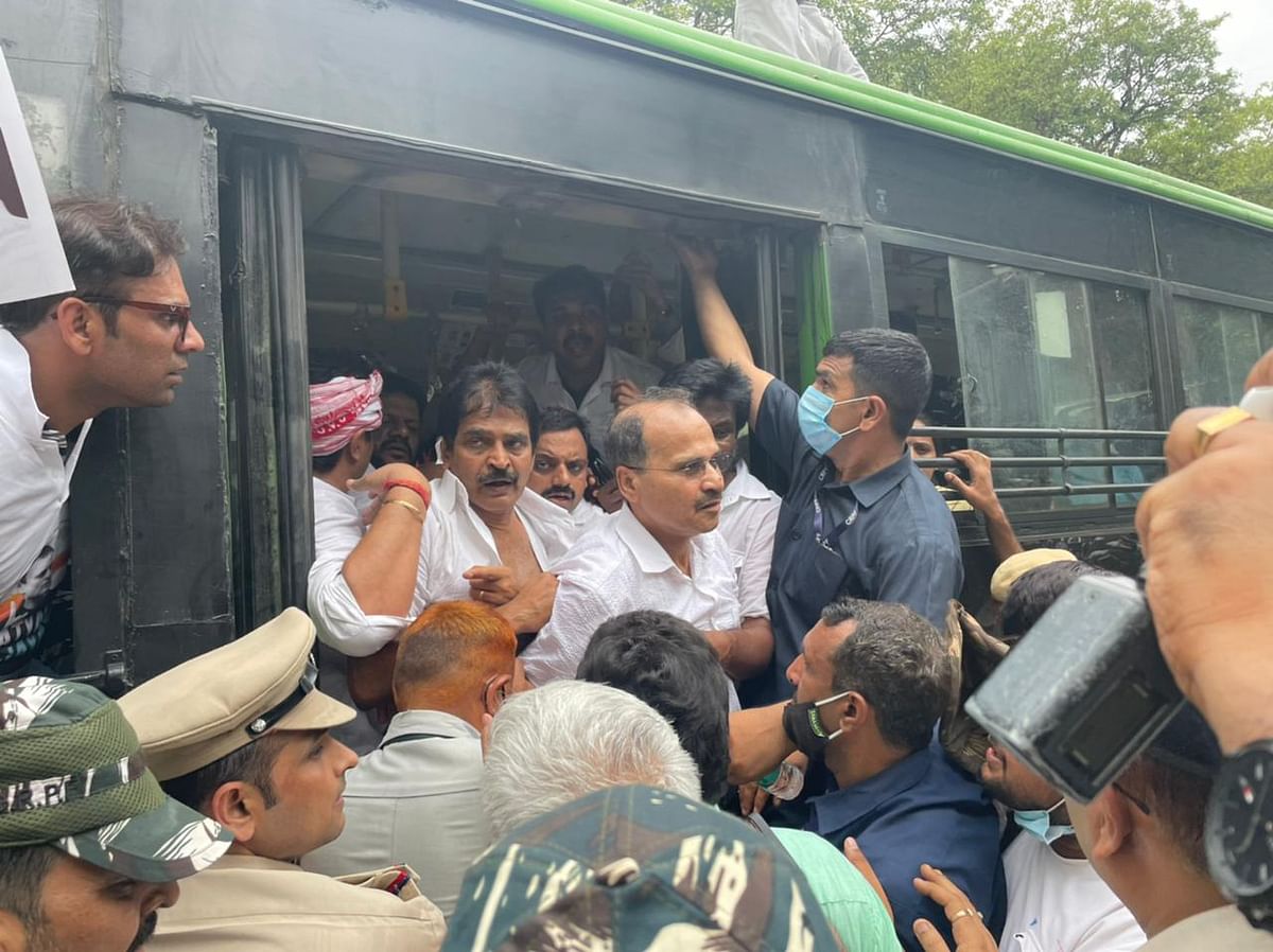 KC Venugopal and other Congress MPs continue to remain detained at the Tughlaq Road police station.