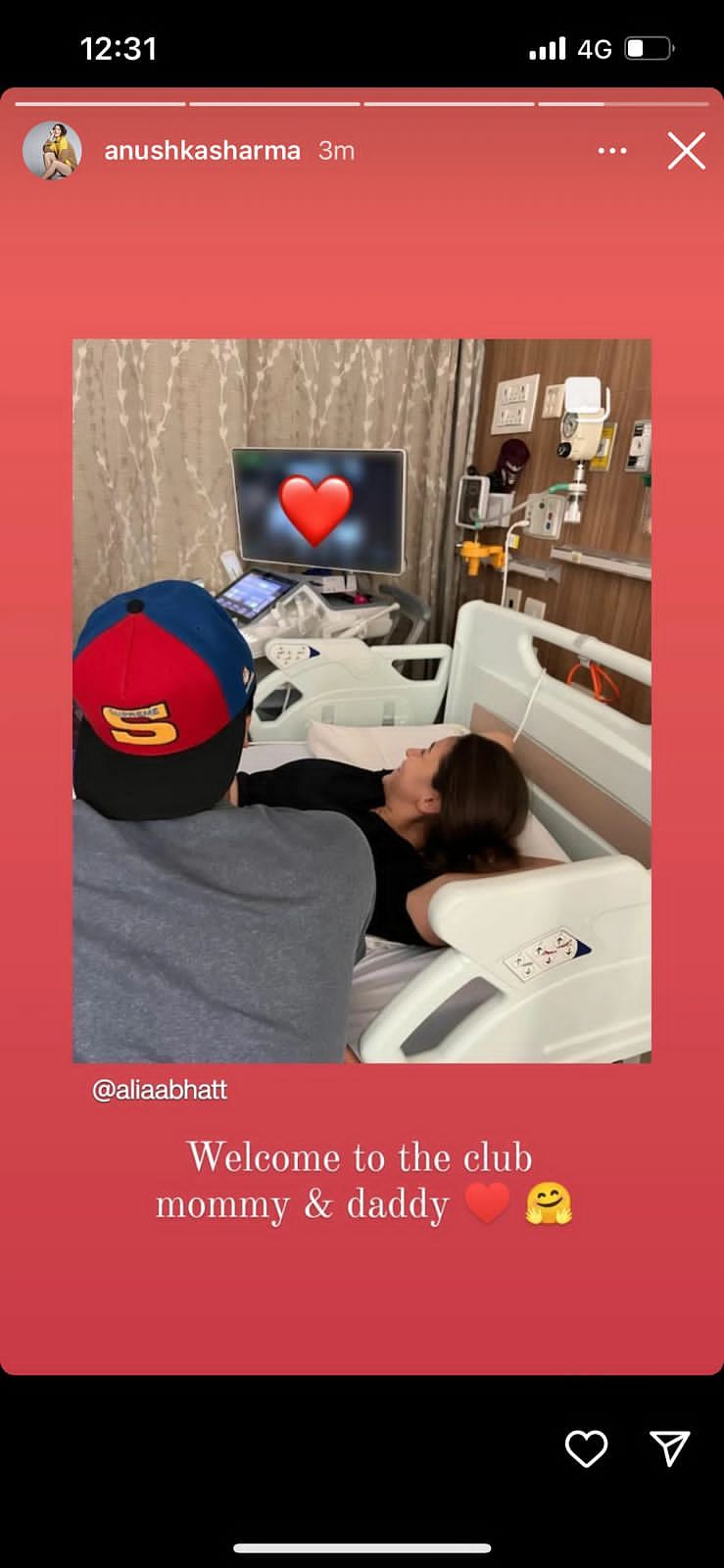 Alia Bhatt shared a photo with Ranbir Kapoor from the hospital looking at an ultrasound monitor.