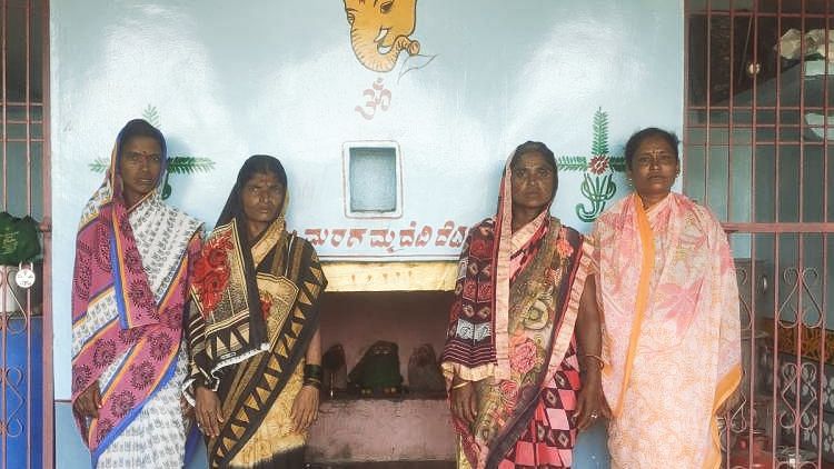 <div class="paragraphs"><p>Dalit Women From Hoovinalli, Yadgir, Karnataka.</p></div>