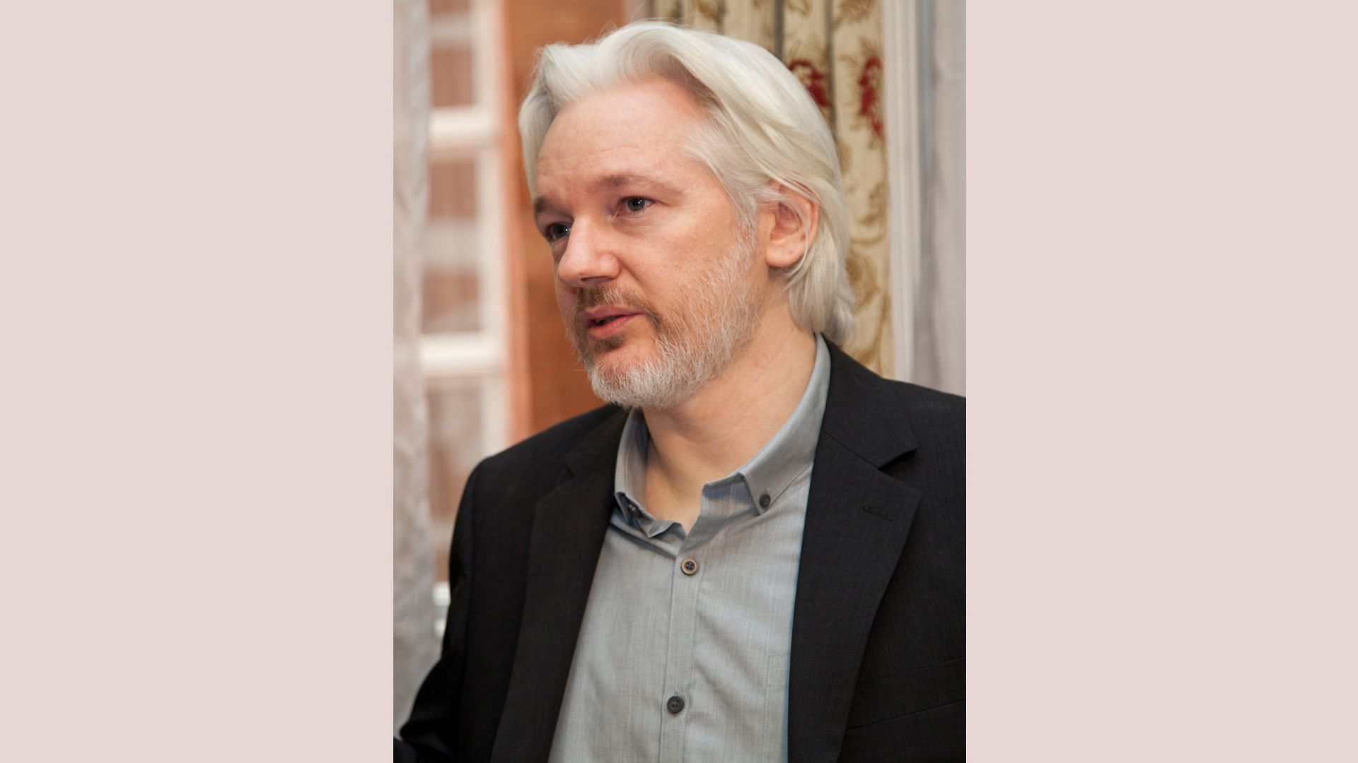 <div class="paragraphs"><p>Julian Assange.</p></div>