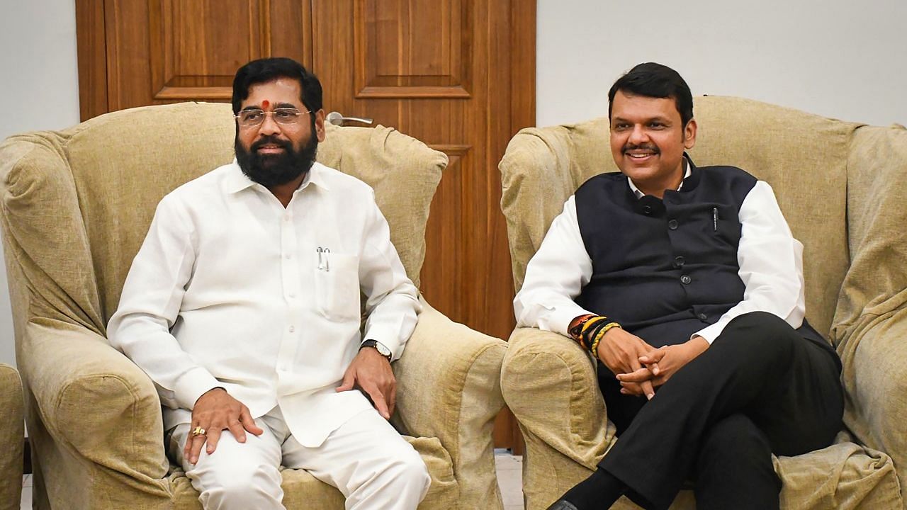 <div class="paragraphs"><p>Mumbai: Rebel Shiv Sena leader Eknath Shinde meets BJP leader and former Maharashtra Chief Minister Devendra Fadnavis at his residence, in Mumbai.</p></div>