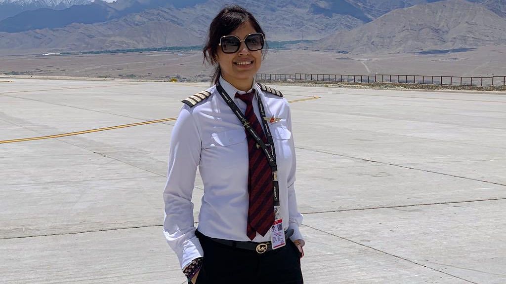 <div class="paragraphs"><p>“Captain Monicaa Khanna has done a great job," aviation experts hailed the pilot.</p></div>