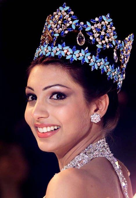 Miss World 2017 Manushi Chhillar made her film debut with 'Samrat Prithviraj' opposite Akshay Kumar.