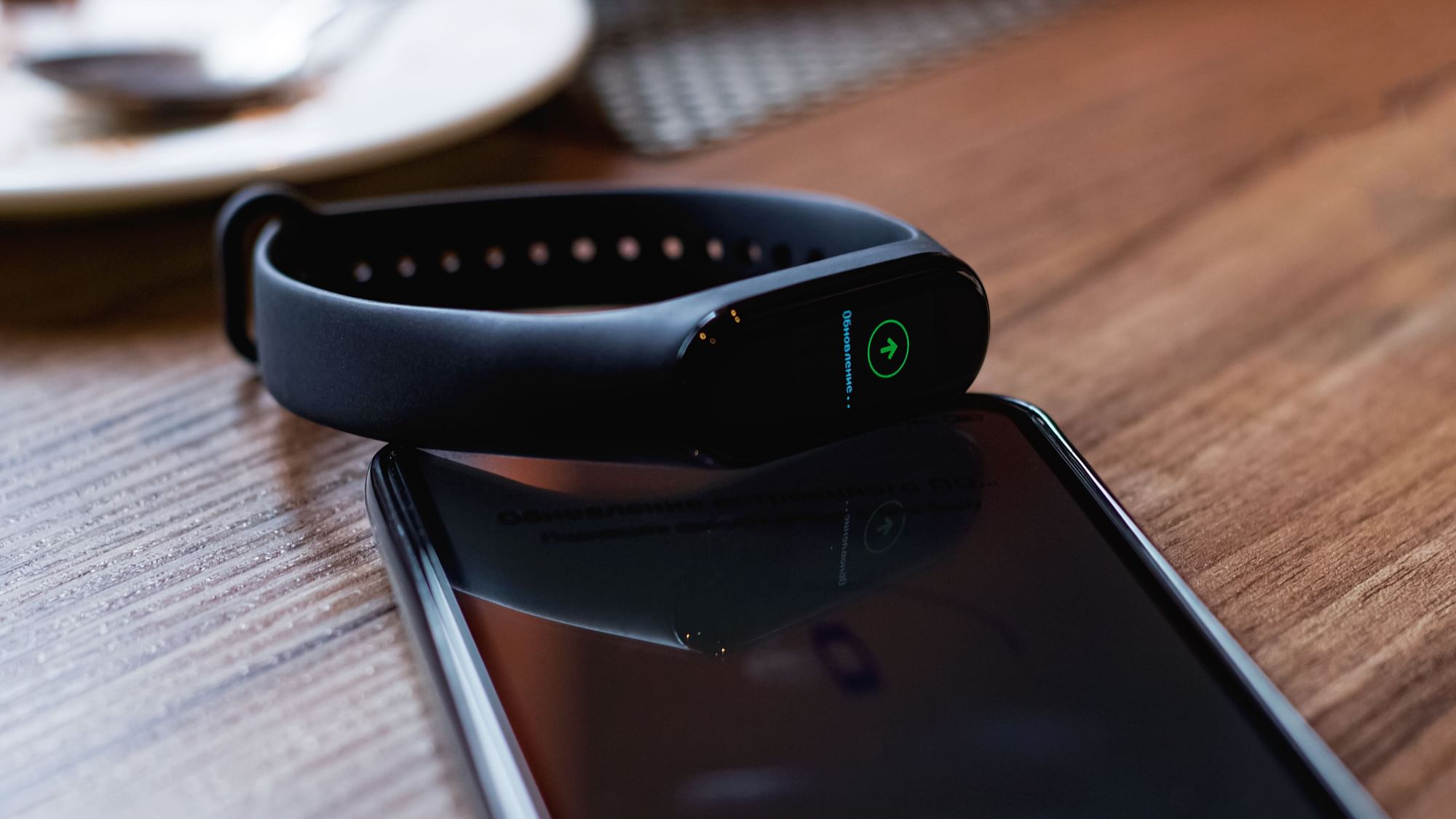 <div class="paragraphs"><p>The Mi Smart Band 6 is available at a lower price in India.</p></div>