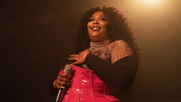 <div class="paragraphs"><p>Lizzo creates up-lifting and feel-good songs, of rap and hip-hop genre.&nbsp;</p></div>