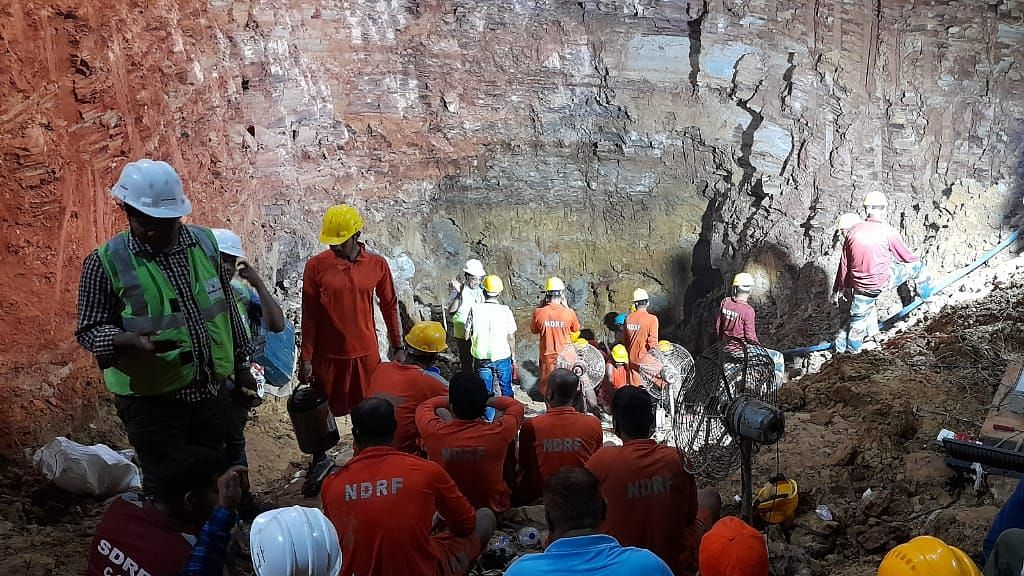 <div class="paragraphs"><p>More than 65 hours after an 11-year-old boy fell into a deep borewell in <a href="https://www.thequint.com/topic/chhattisgarh">Chhattisgarh</a>, relief teams are making strong efforts to rescue the child.&nbsp;</p></div>