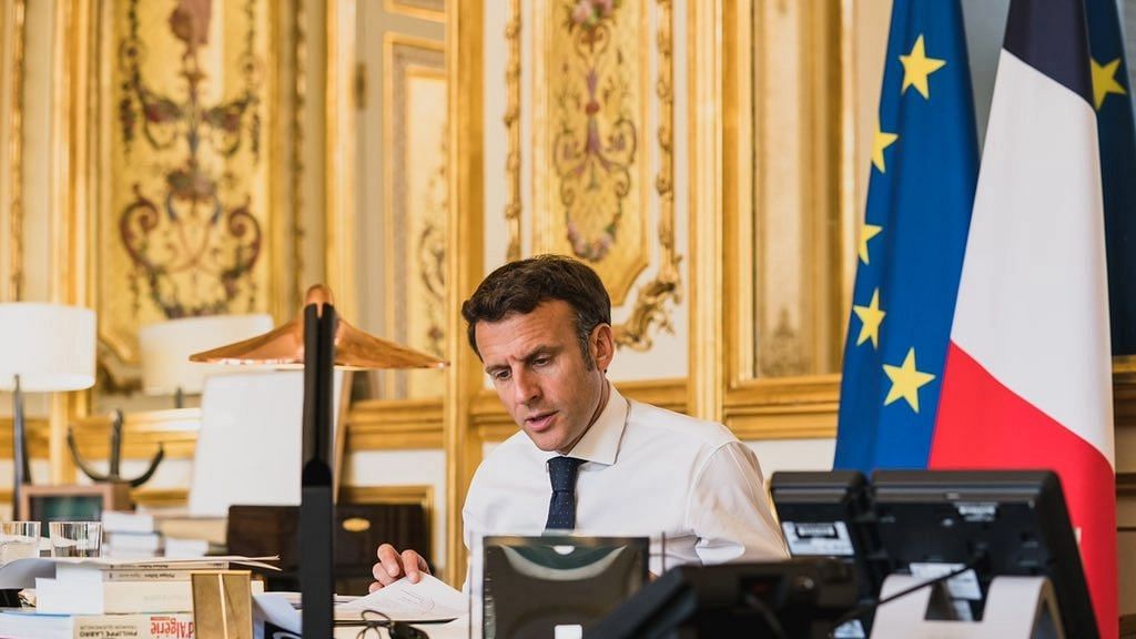 <div class="paragraphs"><p>Not even two months after being re-elected as president, Emmanuel Macron of France has lost power in the country's National Assembly after a strong performance by the left and the far right.</p></div>