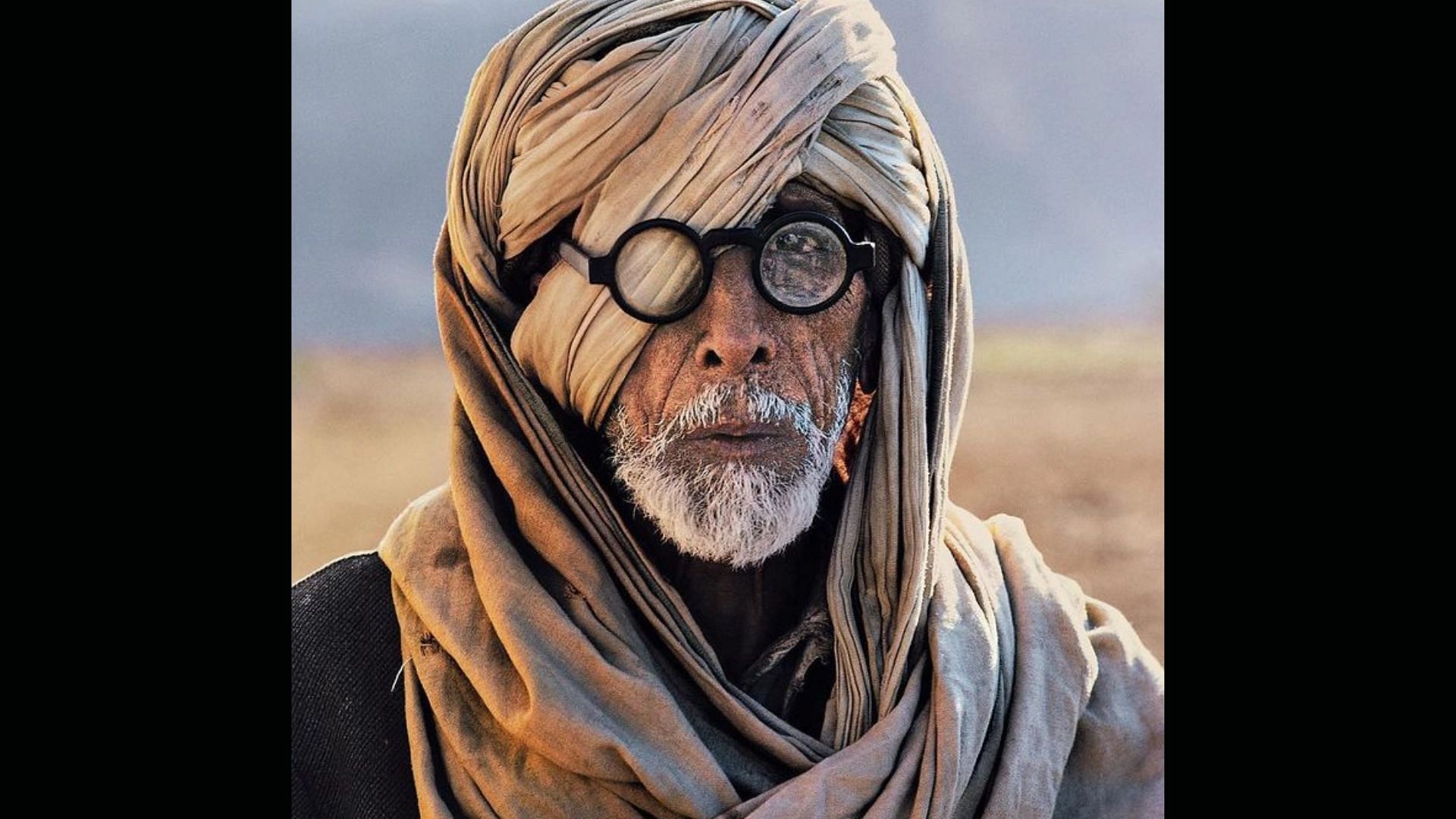 <div class="paragraphs"><p>Afghan refugee's striking resemblance to Amitabh Bachchan stumps netizens.</p></div>