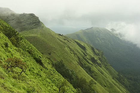 A list to explore the perfect monsoon holiday options in Karnataka