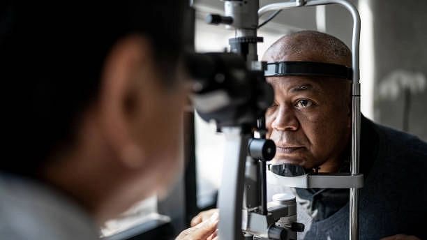 An Eye Test Could Predict Your Risk of Cardiac Arrest, According To This Study