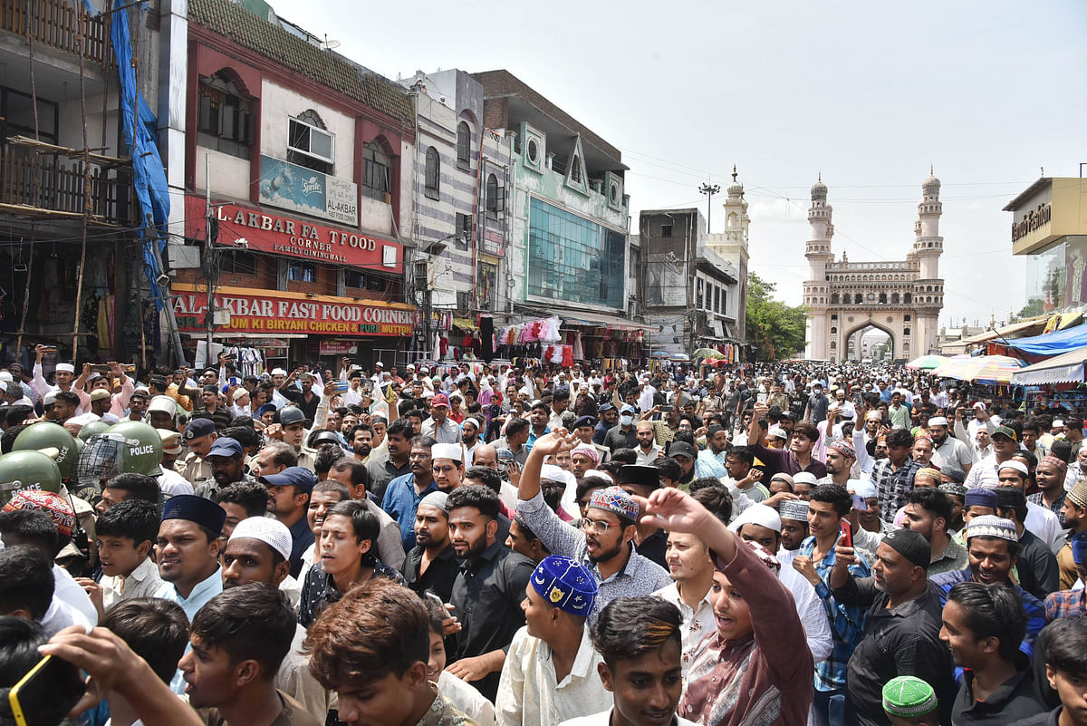 Protests broke out in Delhi, UP, Jharkhand, West Bengal, Gujarat, Punjab, Karnataka, J&K, Maharashtra & Telangana.