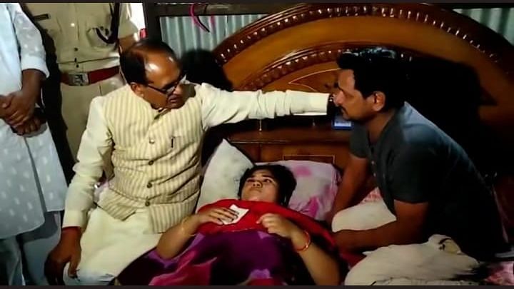 <div class="paragraphs"><p>Chief Minister Shivraj Singh Chauhan  visited the woman and her husband on Sunday, 12 June.</p></div>