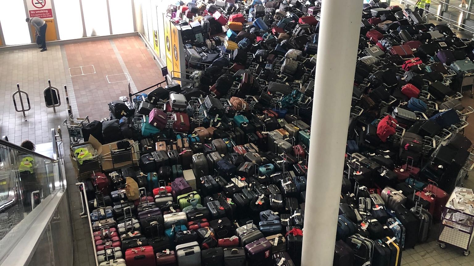 <div class="paragraphs"><p>The 'baggage mountain' at Heathrow.</p></div>