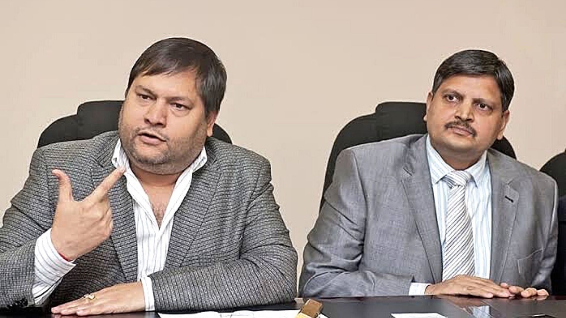 <div class="paragraphs"><p>The South African government on Monday, 6 June, said that law enforcement authorities in the UAE have arrested Rajesh Gupta and Atul Gupta of the Gupta family.</p></div>