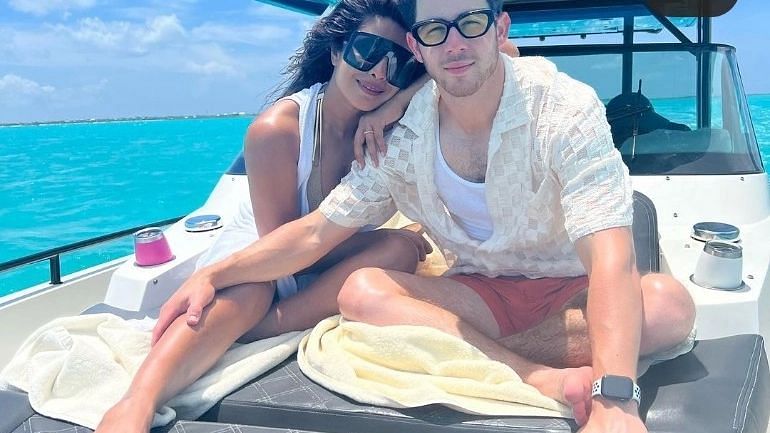 
Pics: Priyanka Chopra Enjoys a Beach Holiday With Nick Jonas 