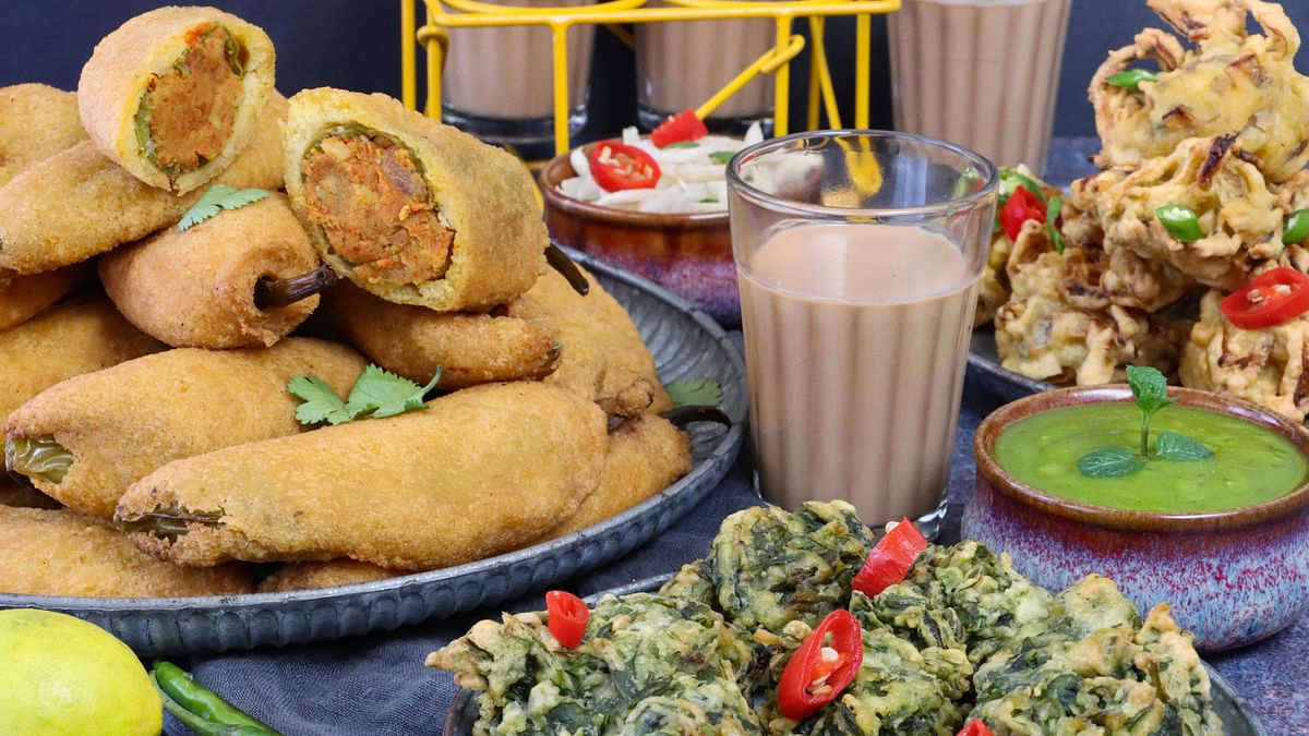 Try these easy and delicious pakora recipes this monsoon while watching the rain fall and you’ll be in heaven,