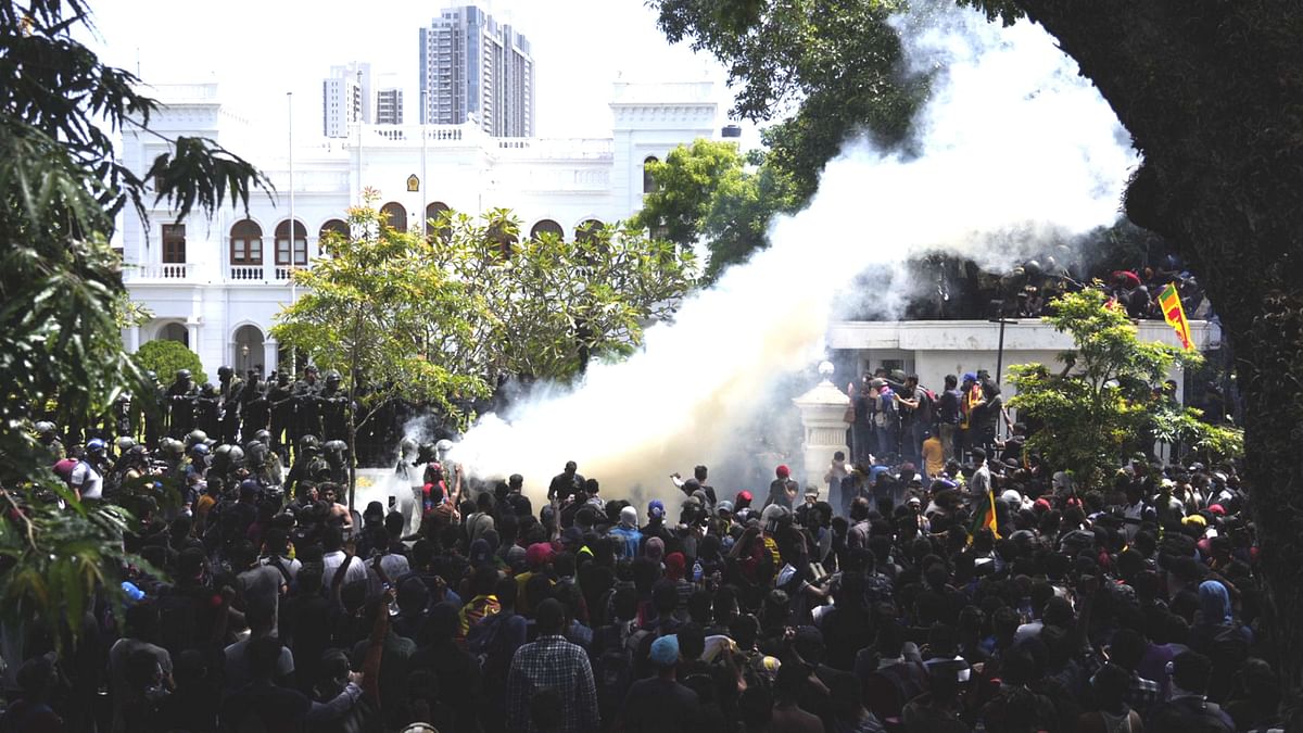 Sri Lanka’s Public Broadcaster SLRC Goes Off Air Briefly as Protesters Take Over