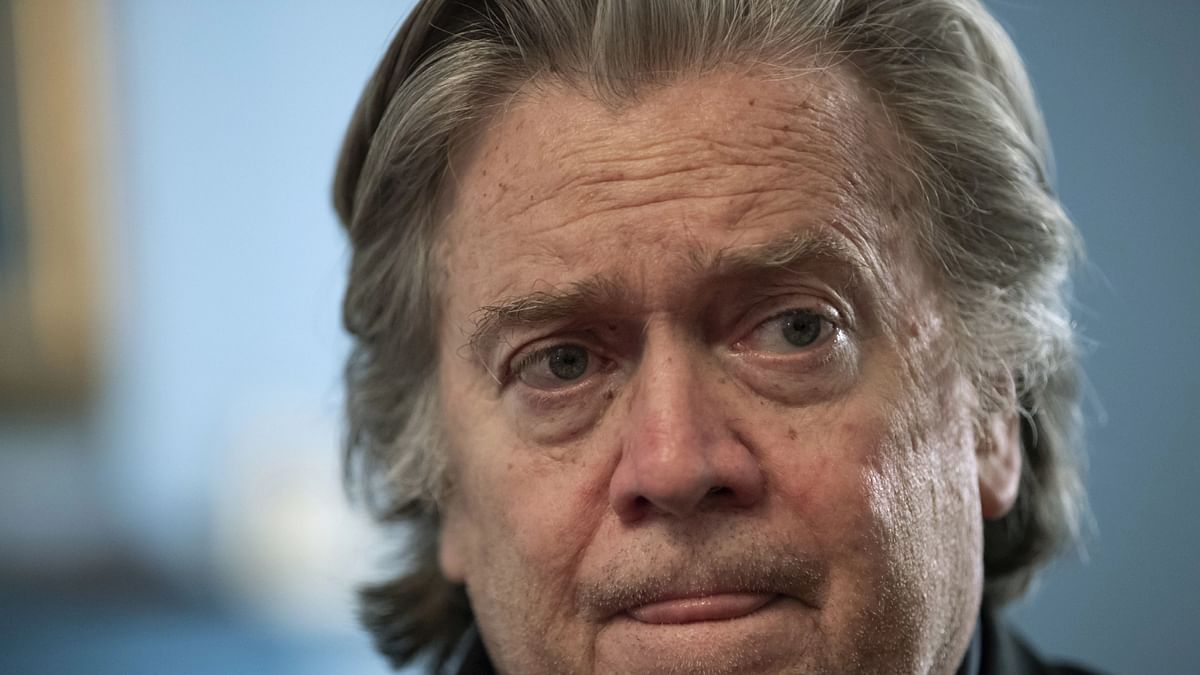 Capitol Riot: Ex-Trump Aide Steve Bannon to Testify Before 6 January Committee