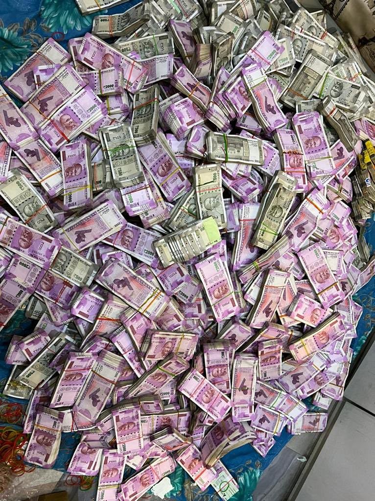 Rs 27.9 crore in cash was recovered from the home of Minister Partha Chatterjee's 'aide' on Thursday morning.