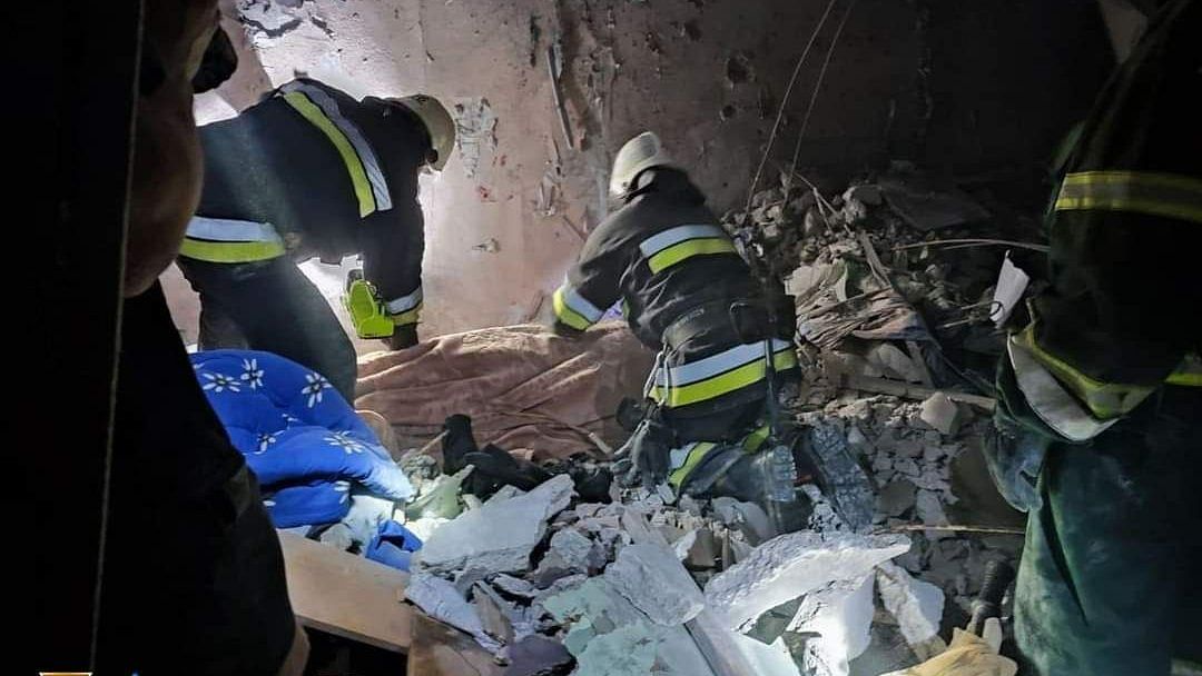 <div class="paragraphs"><p>Officials of the Ukrainian government said on Friday, 1 July, that at least 18 people were killed by two Russian missiles that struck a multi-storey apartment and a recreation centre in Odesa, located in the southern part of the country.</p></div>