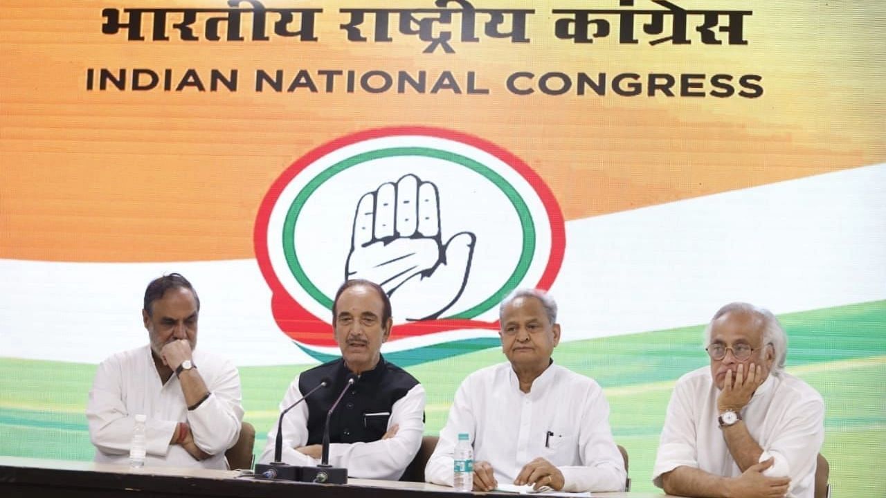 <div class="paragraphs"><p>As Sonia Gandhi has been summoned before the Enforcement Directorate again, senior Congress leaders Ghulam Nabi Azad and Anand Sharma on Tuesday, 26 July, came out in support of the party chief despite their reputation as G-23 rebels.</p></div>