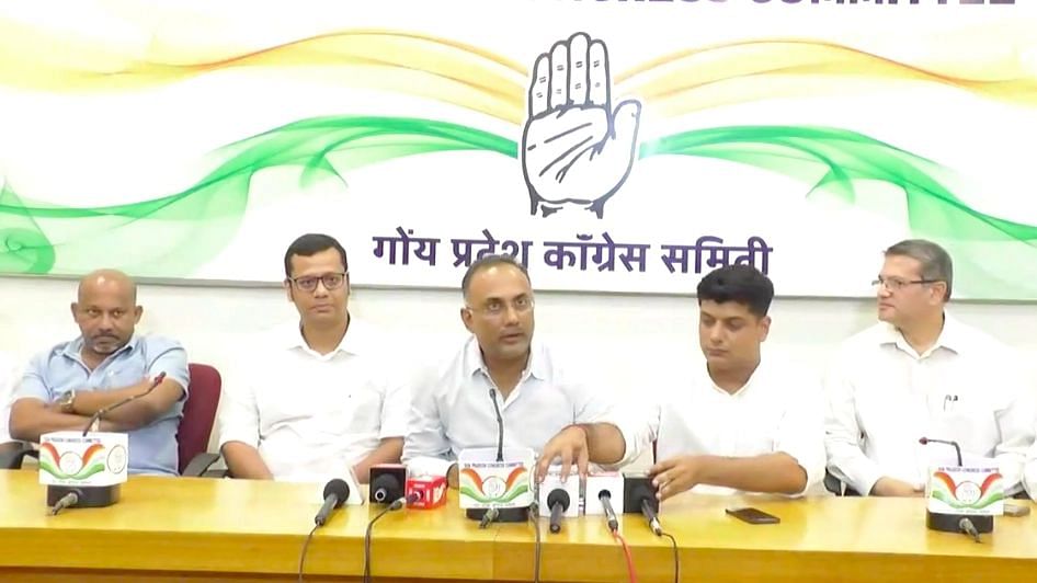 <div class="paragraphs"><p>Ten out of the total 11 Congress MLAs in Goa attended a meeting chaired by AICC General Secretary Mukul Wasnik in Panaji on Monday night, 11 July, quashing <a href="https://www.thequint.com/news/politics/goa-congress-crisis-digambar-kamat-michael-lobo-pramod-sawant-bjp">speculations of a rift</a> in the party.</p></div>