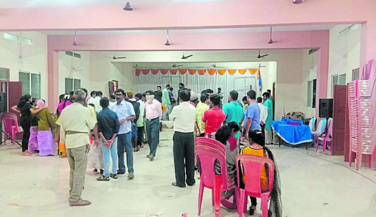Bajrang Dal and VHP stopped a play with Muslim characters from being performed in a hall belonging to Veerashaivas.