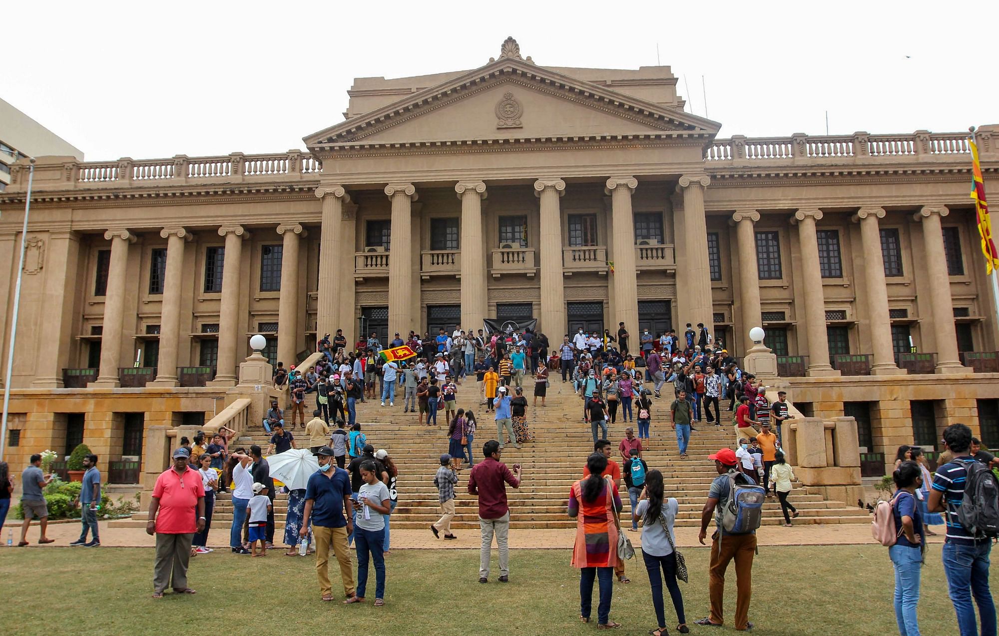 <div class="paragraphs"><p>Colombo: Protestors outside Sri Lankas Presidential Secretariat amid worsening economic crisis, at Galle Face in Colombo, Saturday, July 9, 2022.</p></div>