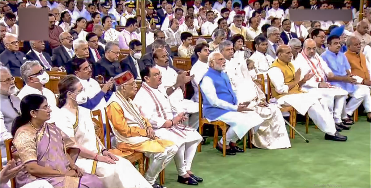 <div class="paragraphs"><p>Prime Minister Narendra Modi and other dignitaries during the swearing-in ceremony of President Droupadi Murmu, in the Central Hall of Parliament, in New Delhi, Monday, July 25, 2022.</p></div>