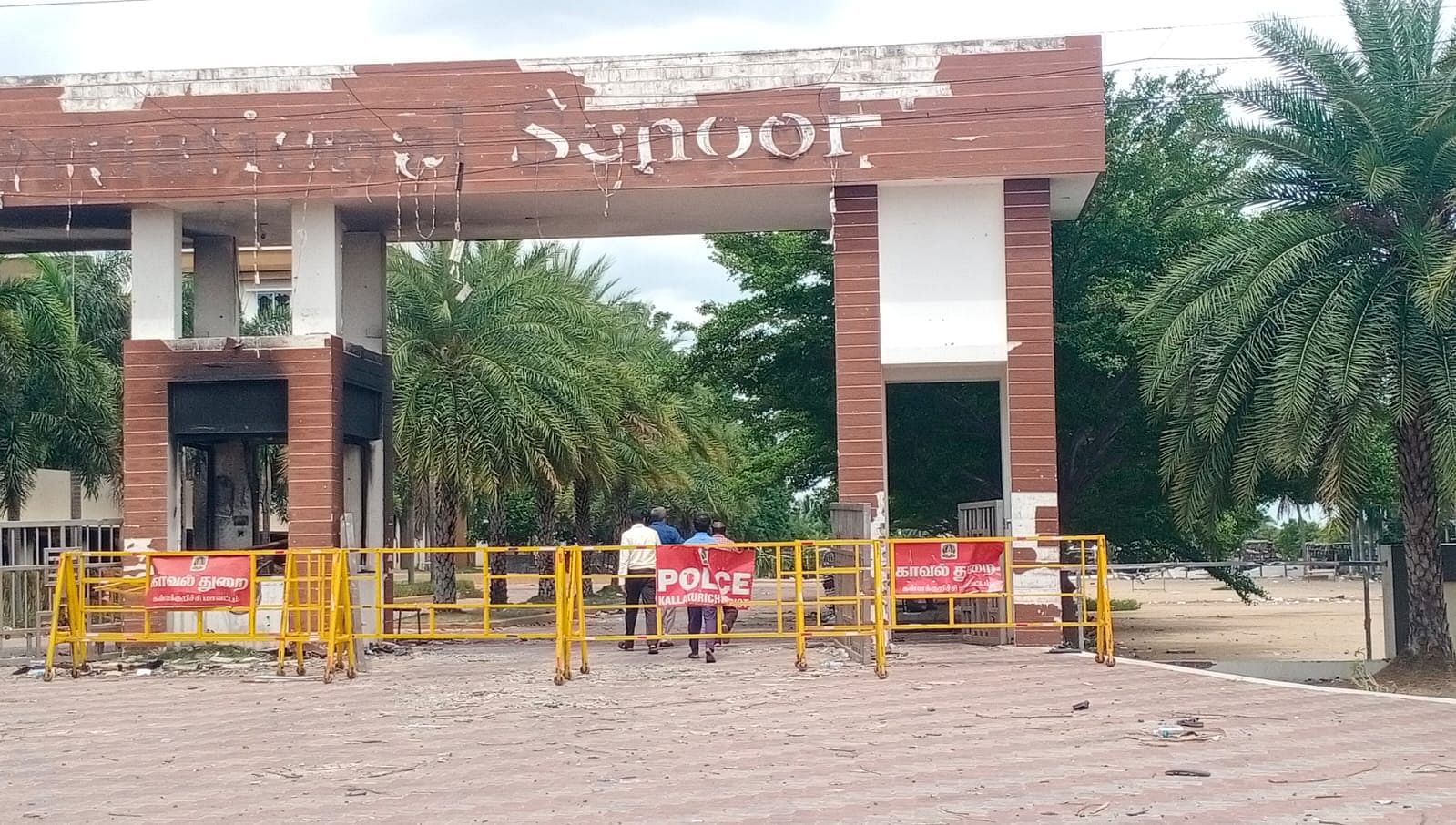 <div class="paragraphs"><p>The Madras High Court has ordered re-postmortem of a Class XII girl who was found dead in a private school in Kallakurichi on 13 July 2022</p></div>