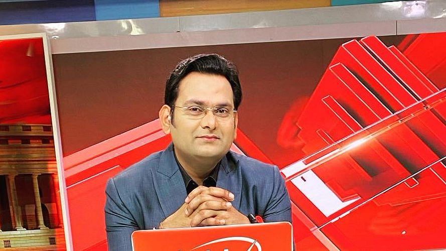 <div class="paragraphs"><p>Zee News anchor Rohit Ranjan&nbsp;was arrested by Noida Police in Ghaziabad.</p></div>