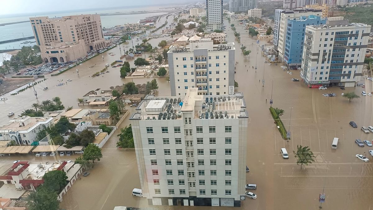 More Than 500 Volunteers Come to Help Flood-Hit Residents of Fujairah, Dubai