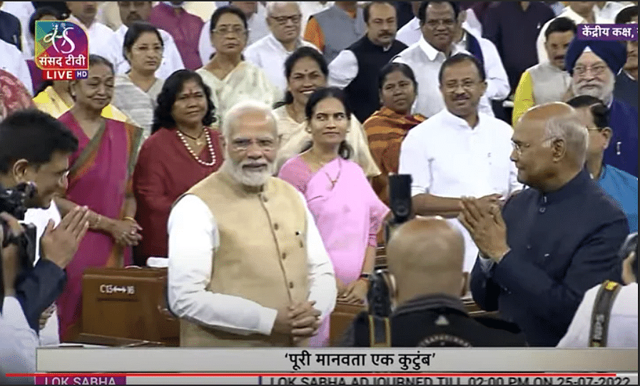 Modi greeted Kovind at his farewell ceremony, and it is visible in the full-length video. 