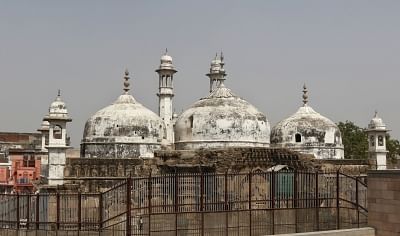 <div class="paragraphs"><p>The Varanasi Court, on Friday, 7 October, deferred hearing on the plea moved by Hindu worshippers demanding a scientific investigation of the Shiva Linga allegedly found inside the premises of Gyanvapi Mosque to 11 October.</p></div>