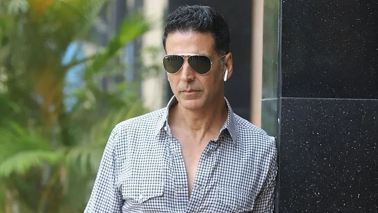 <div class="paragraphs"><p>Akshay Kumar opens up on his decision to renounce Canadian passport.</p></div>