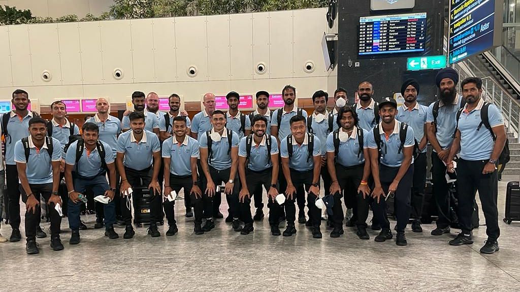 <div class="paragraphs"><p>The India men's hockey team left for England on Saturday morning for the Commonwealth Games (CWG) in Birmingham.</p></div>