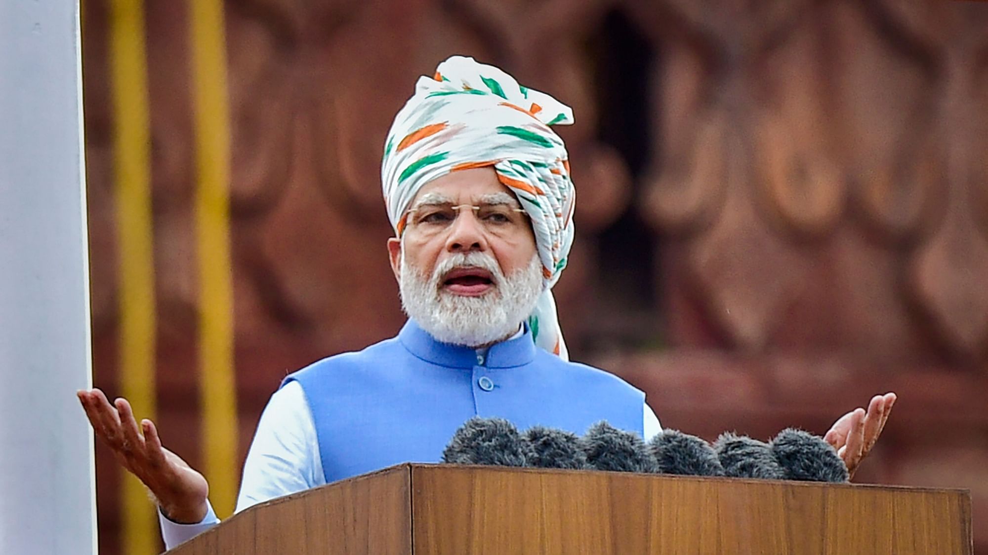 <div class="paragraphs"><p>Prime Minister Narendra Modi addresses the nation from the ramparts of the Red Fort on  the 76th Independence Day in New Delhi on Monday, 15 August. </p></div>