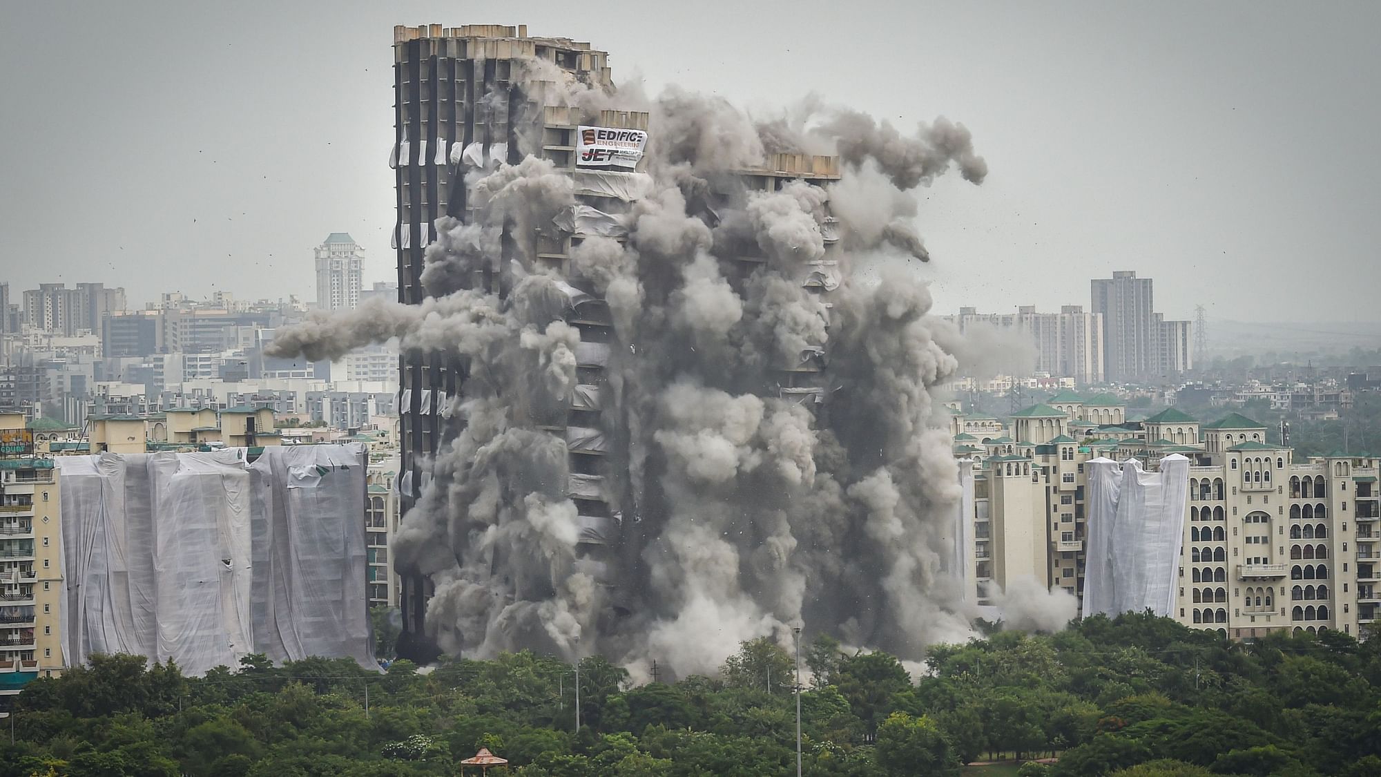 <div class="paragraphs"><p>The <a href="https://www.thequint.com/topic/supertech-twin-towers">demolition</a> was conducted at 2.30 pm on Sunday in pursuance of a <a href="https://www.thequint.com/topic/supreme-court">Supreme Court</a> order.</p></div>