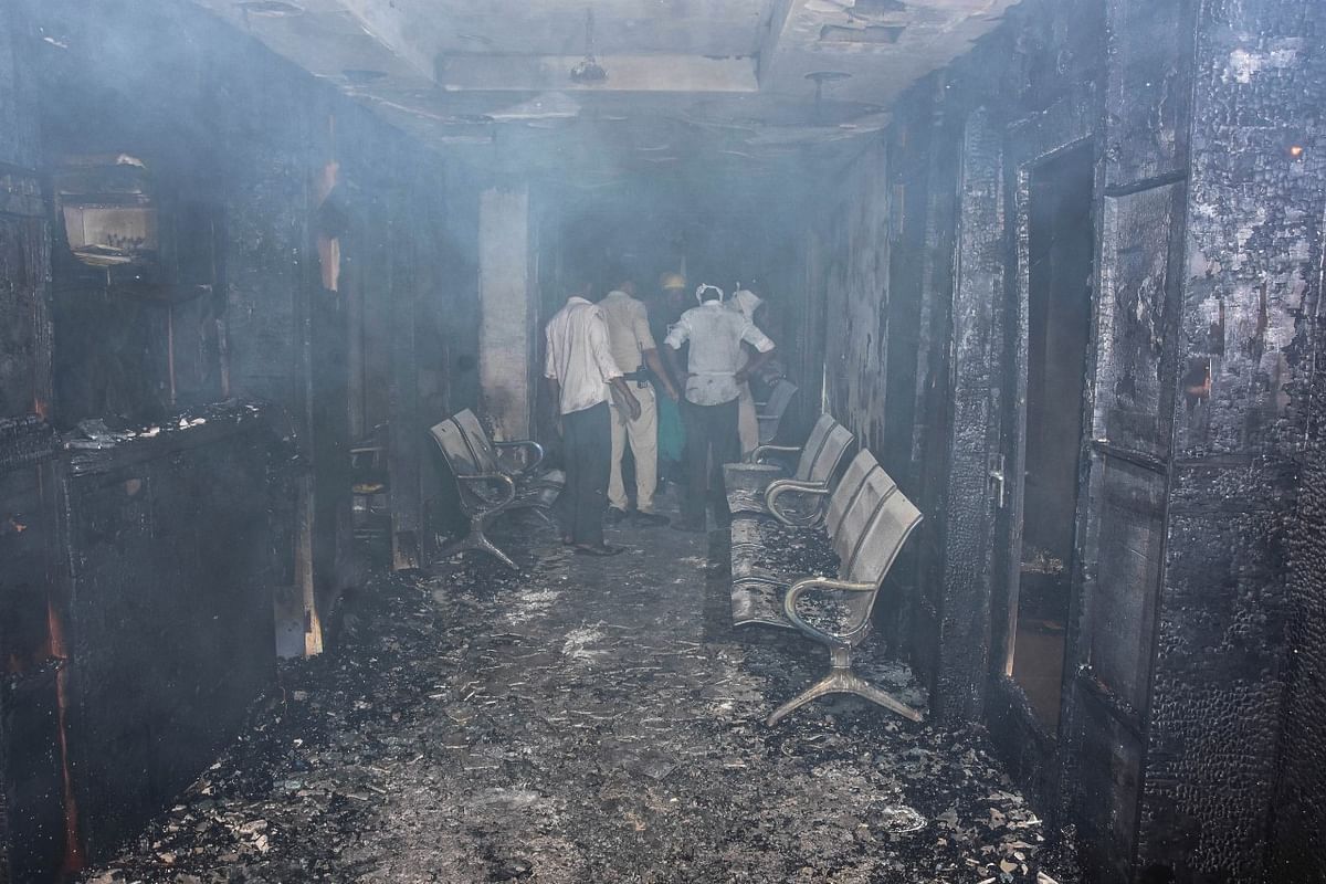 A stampede-like situation emerged at Jabalpur’s New Life Hospital as the fire broke out.
